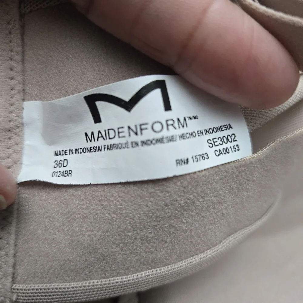 Maidenform Basically Sexy Underwire Bra 36D Nude Padded‎ Feminine Convertible
